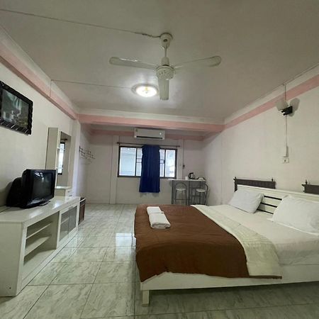 Oyo 75494 President Apartment Pattaya Εξωτερικό φωτογραφία