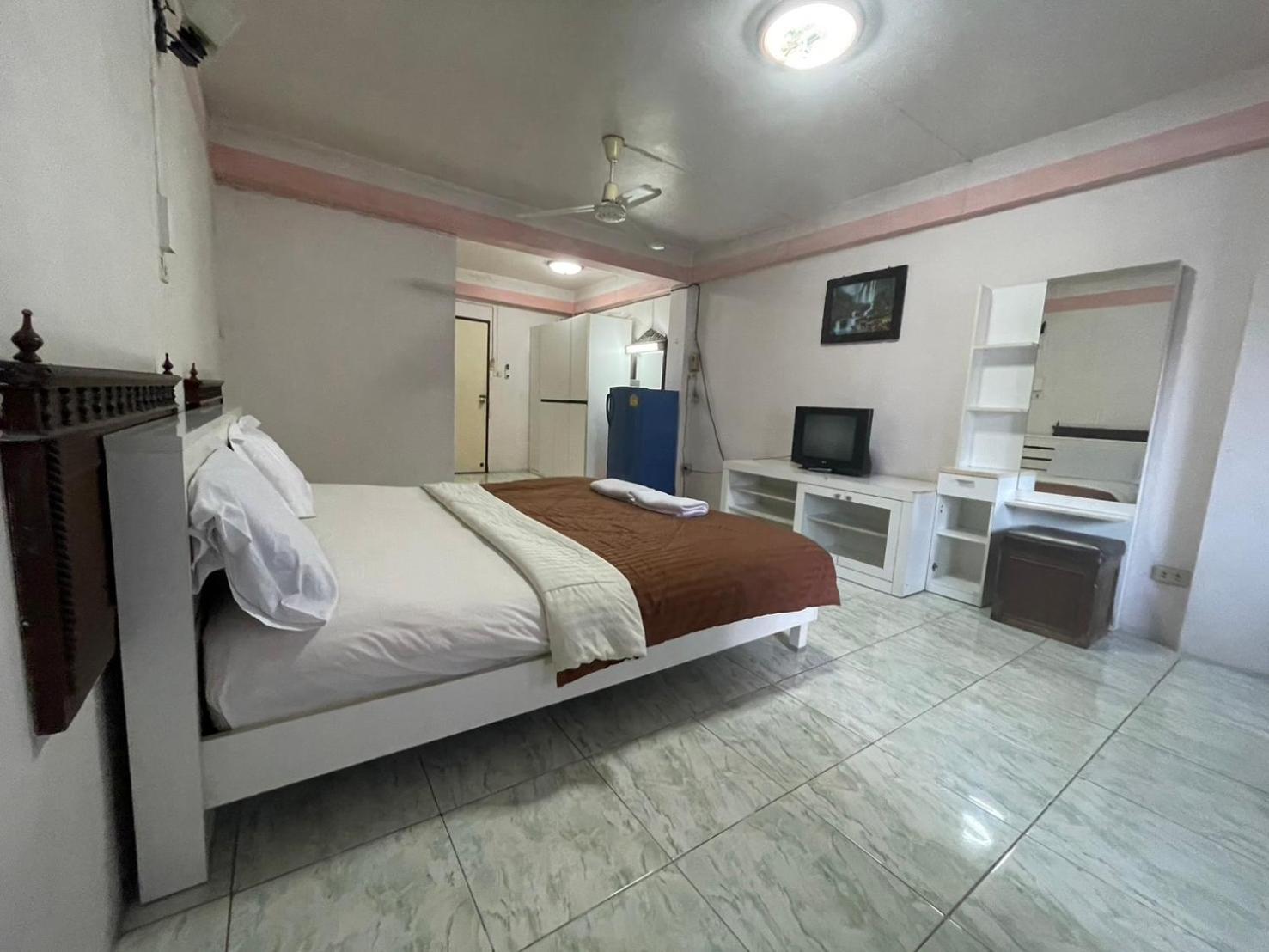 Oyo 75494 President Apartment Pattaya Εξωτερικό φωτογραφία