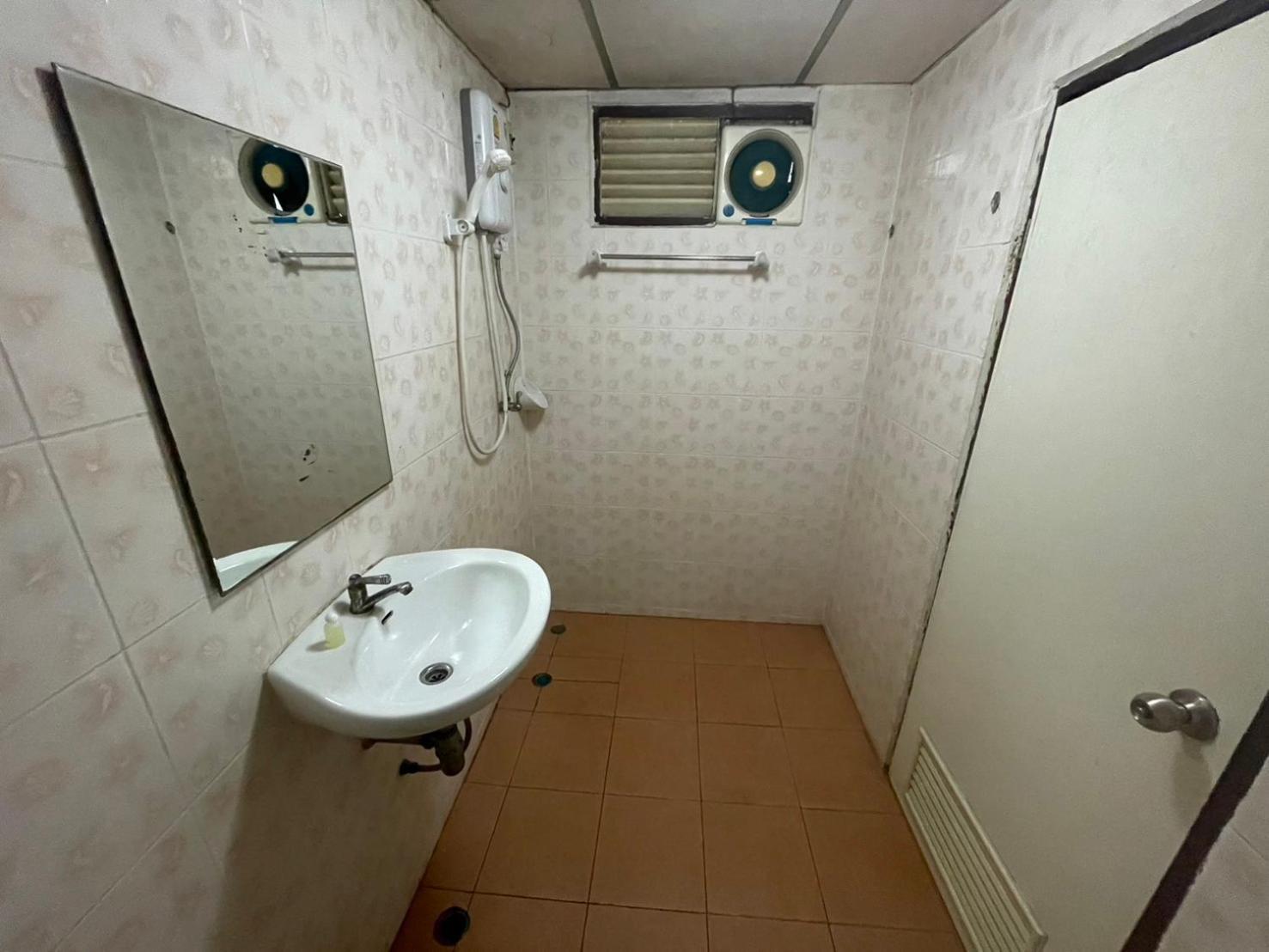 Oyo 75494 President Apartment Pattaya Εξωτερικό φωτογραφία