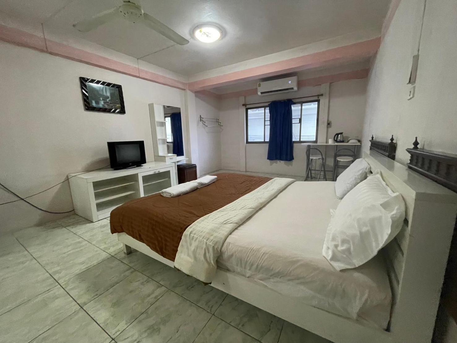 Oyo 75494 President Apartment Pattaya Εξωτερικό φωτογραφία