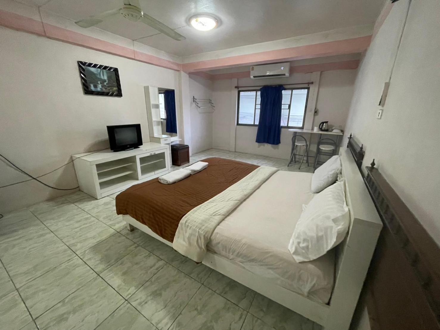 Oyo 75494 President Apartment Pattaya Εξωτερικό φωτογραφία