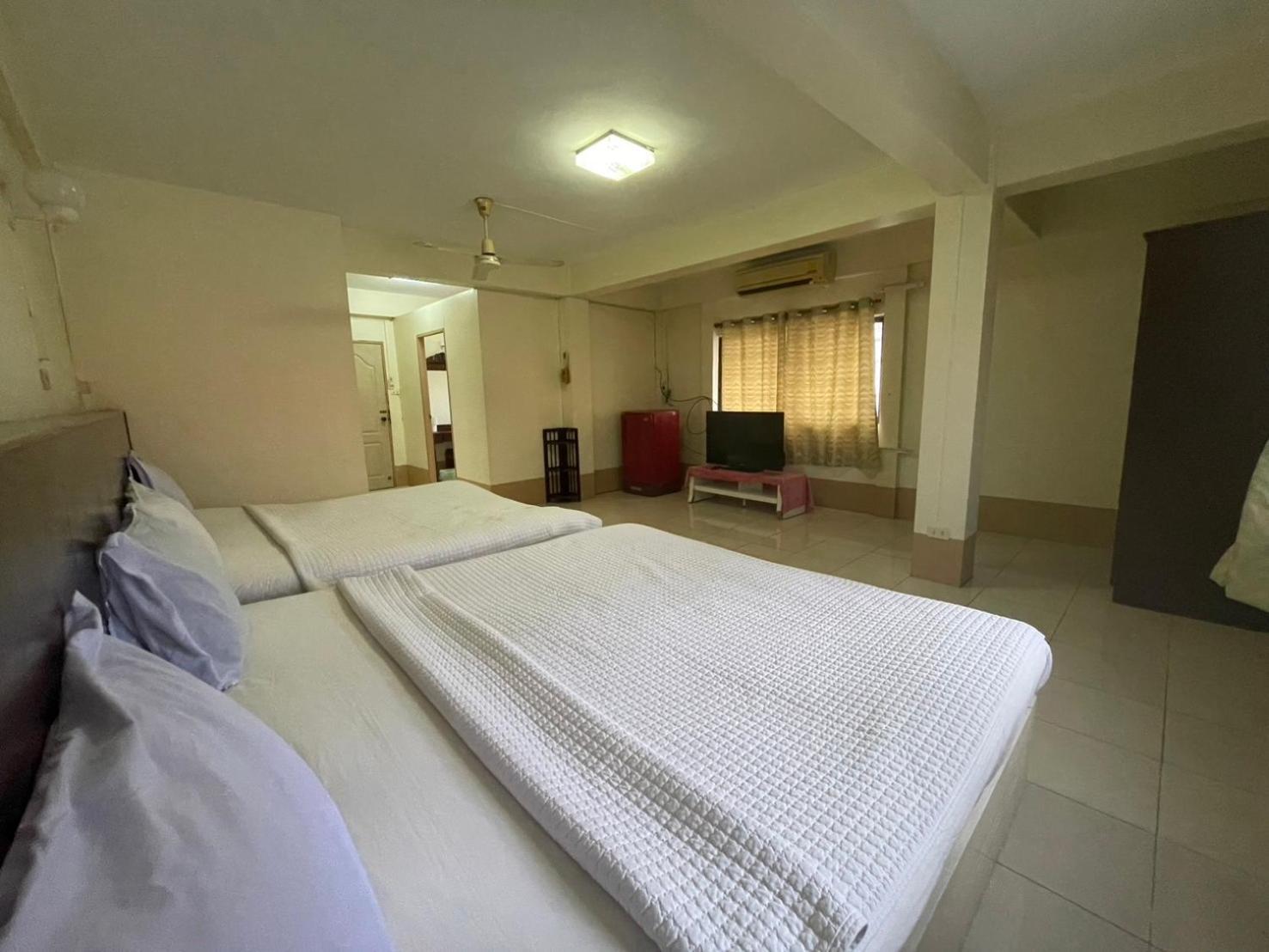 Oyo 75494 President Apartment Pattaya Εξωτερικό φωτογραφία