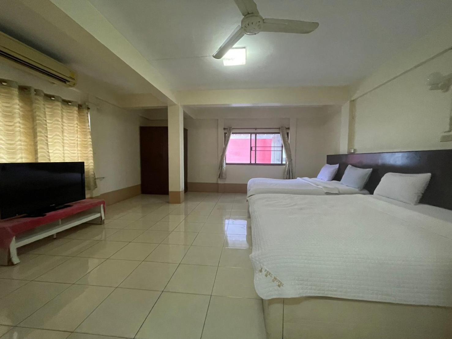 Oyo 75494 President Apartment Pattaya Εξωτερικό φωτογραφία