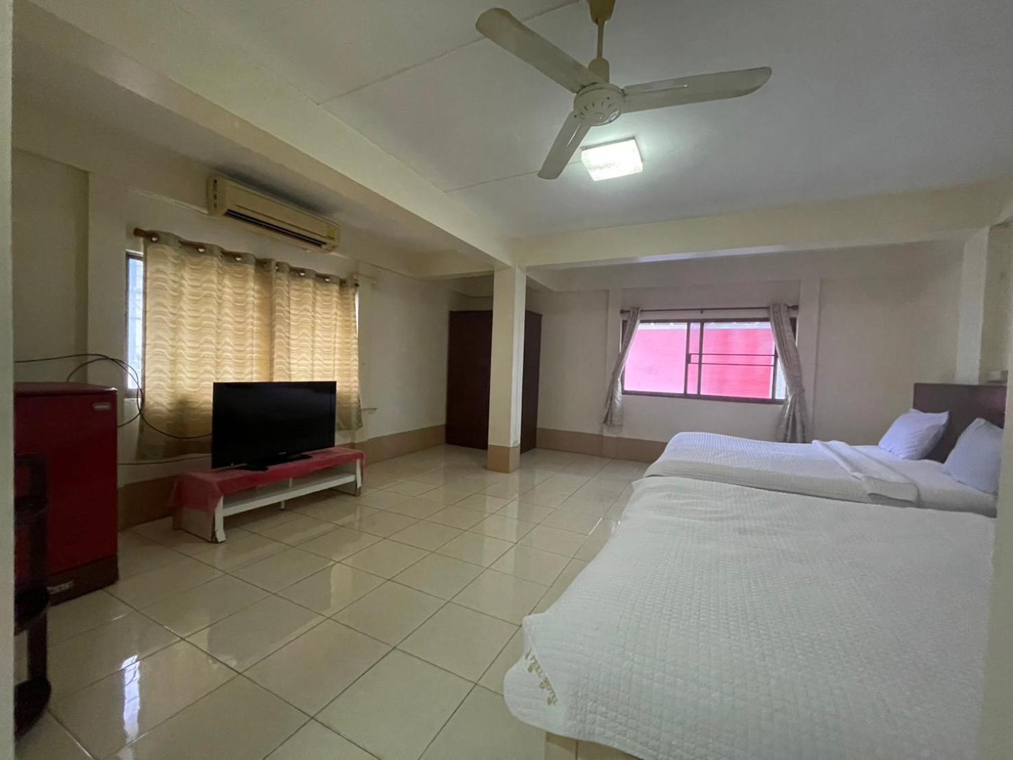 Oyo 75494 President Apartment Pattaya Εξωτερικό φωτογραφία