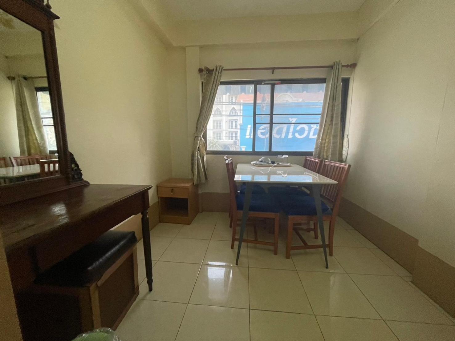 Oyo 75494 President Apartment Pattaya Εξωτερικό φωτογραφία