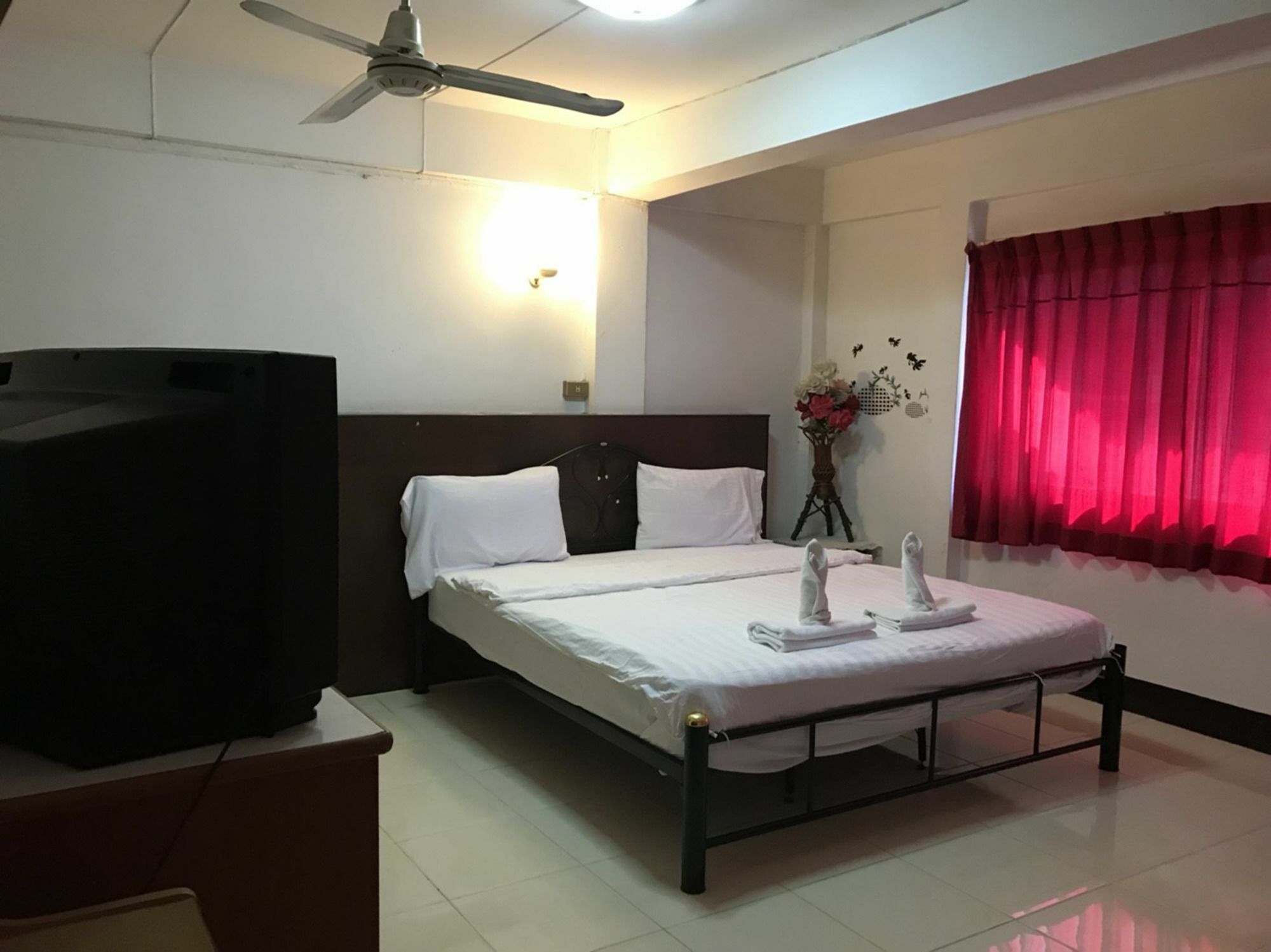 Oyo 75494 President Apartment Pattaya Εξωτερικό φωτογραφία